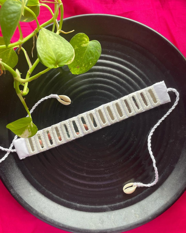 Mirror Coker With Earings